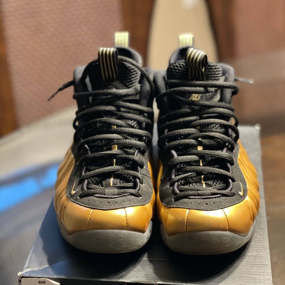 Nike Air Foamposite One Metallic Gold Size 9